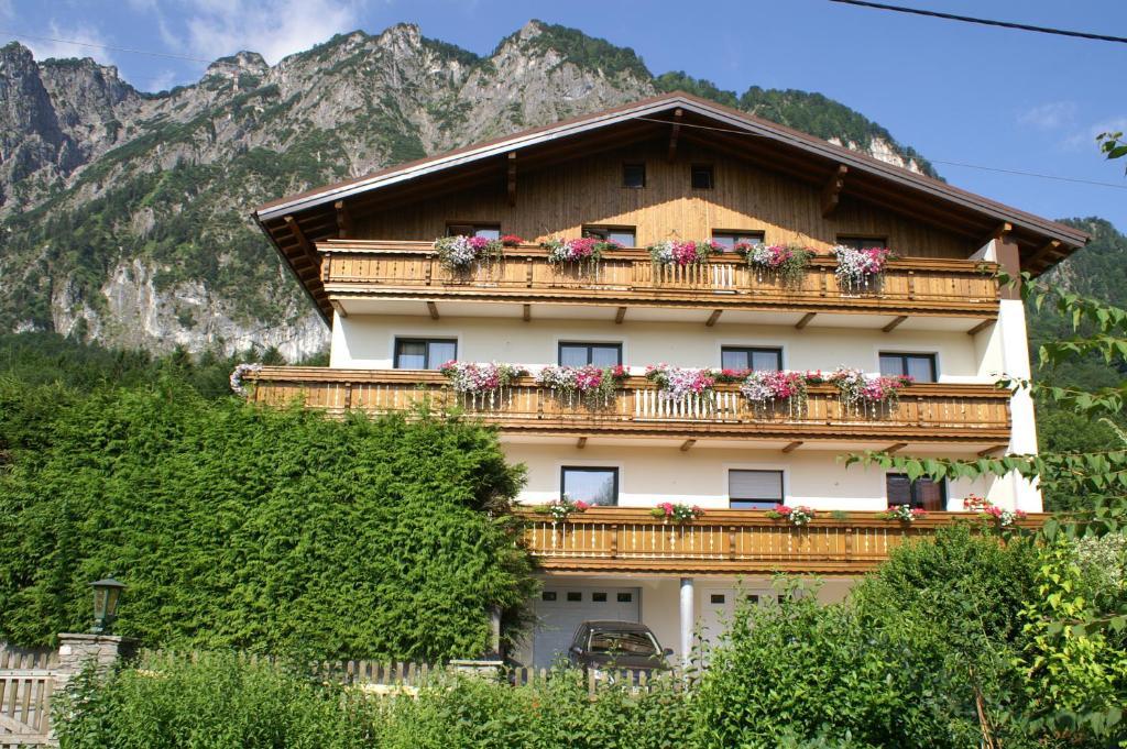 Pension Bergfried Grödig Εξωτερικό φωτογραφία